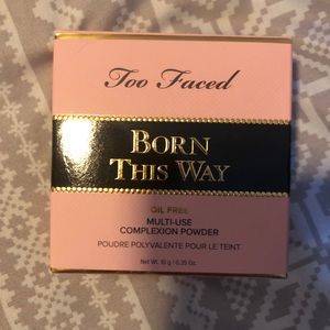 Too Faced Born this way Pressed Powder
